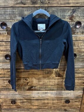 American Eagle Cropped Black Zip-Up Hoodie